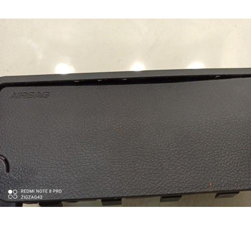 Корпус подушки безопасности подколенной(водителя)