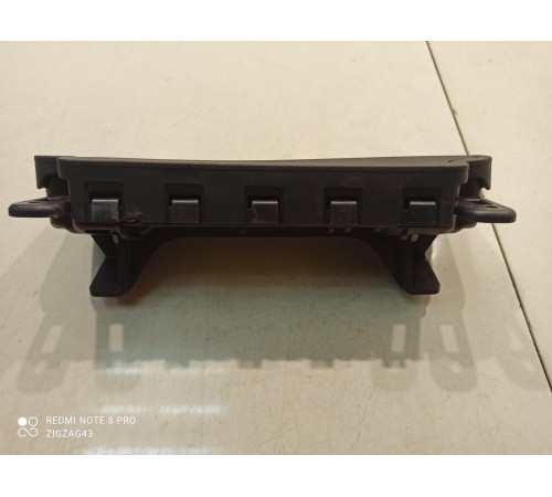 Корпус подушки безопасности подколенной(водителя)