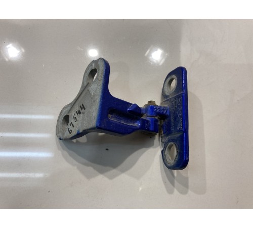 Петля двери (передняя, правая, верхняя)