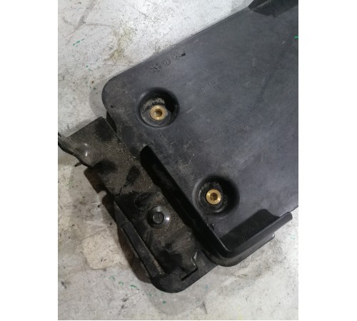 Площадка под АКБ аккумулятор