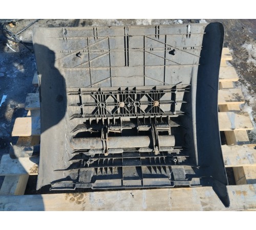 Брызговик (задний правый)