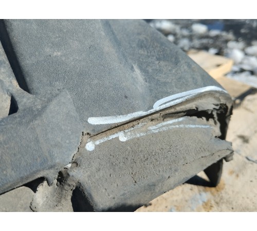 Брызговик (задний правый)