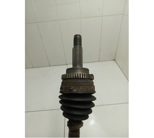 Полуось (привод) передний правый