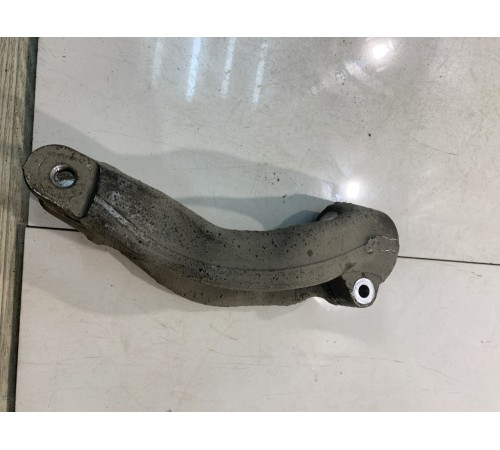 Кронштейн амортизатора (передний, правый)