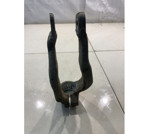 Кронштейн амортизатора (передний, правый)