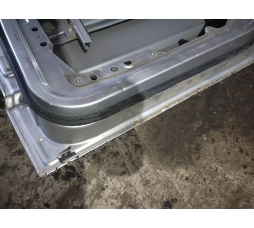 Дверь (передняя, правая)