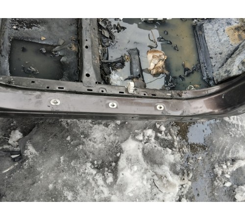 Порог со стойкой(правый)