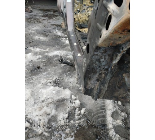 Порог со стойкой(правый)