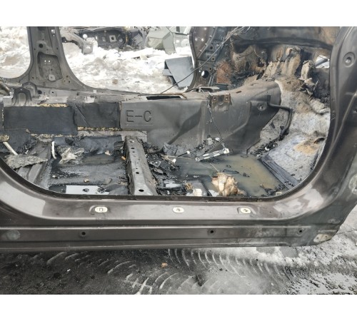 Порог со стойкой(правый)