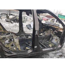 Порог со стойкой(правый)