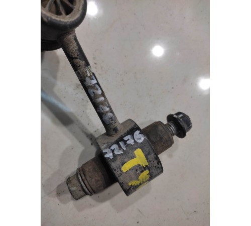 Стойка стабилизатора (задняя, правая)