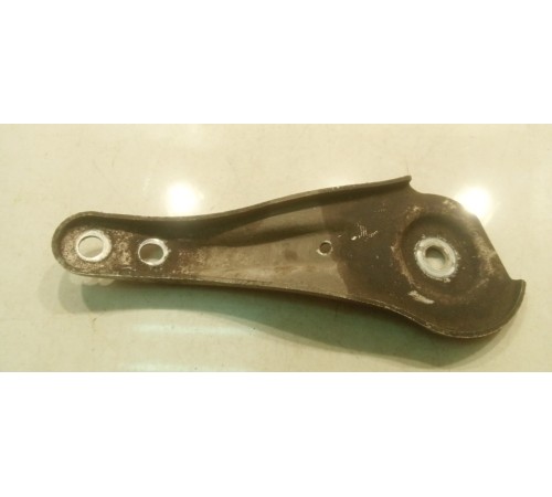 Кронштейн задней балки (правый)