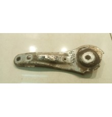 Кронштейн задней балки (правый)