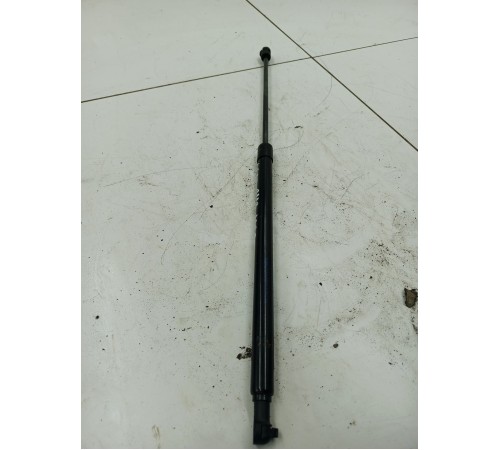 Амортизатор двери крышки багажника правый