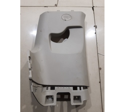 Обшивка задней стойки левая