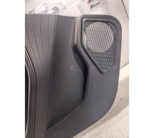 Обшивка двери задняя левая