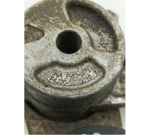 Ролик натяжитель ремня