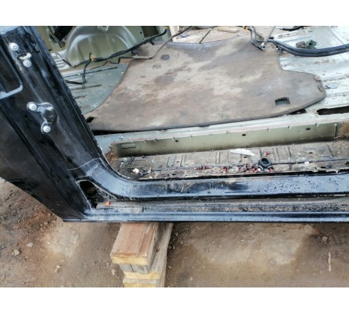 Порог со стойкой правый