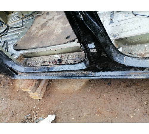 Порог со стойкой правый