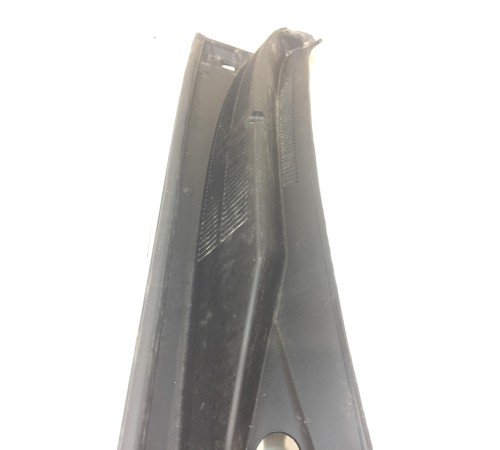 Решетка стеклоочистителя (планка под лобовое стекло)