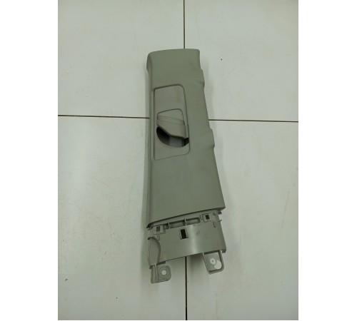 Обшивка центральной стойки правая верхняя