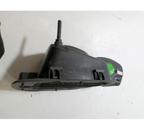 Кронштейн лючка топливного бака