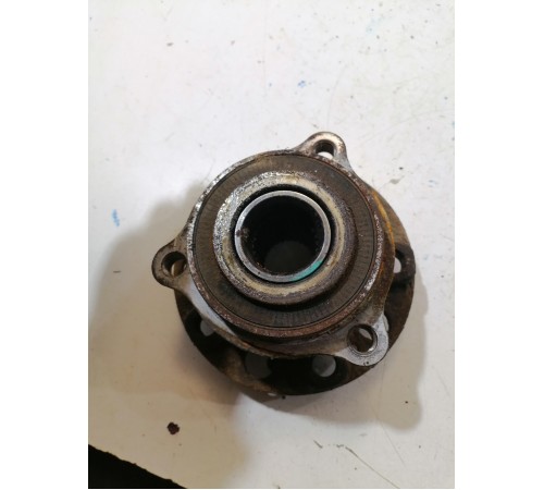 Ступица передняя левая