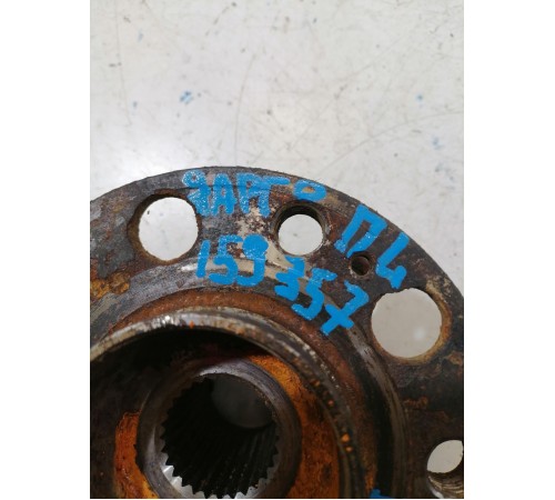 Ступица передняя левая