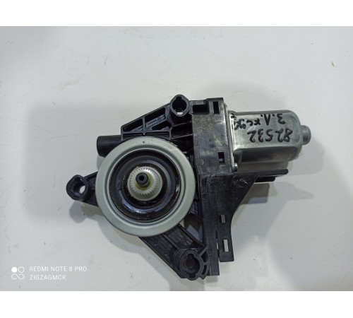 Моторчик стеклоподъемника (задний левый)