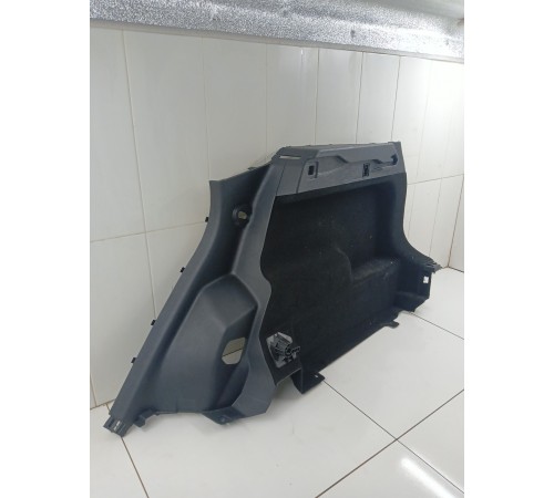 Обшивка багажника правая