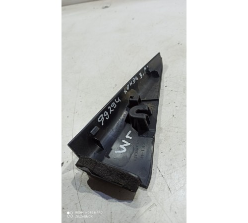 Накладка (угол) двери задняя левая