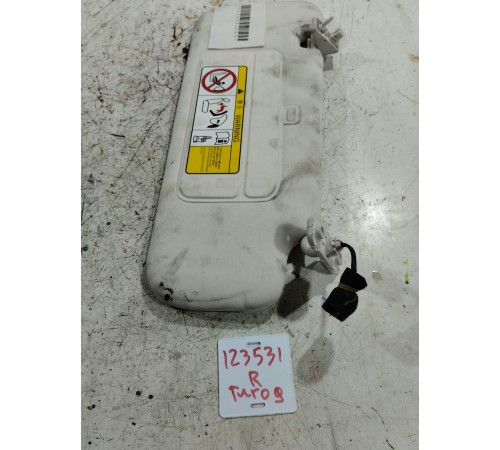 Козырек солнцезащитный правый