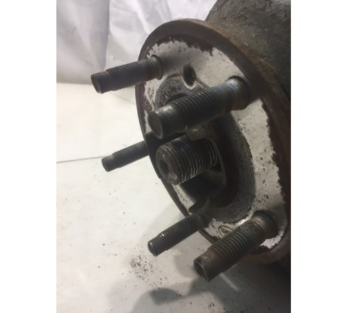 Кулак поворотный (задний, правый)