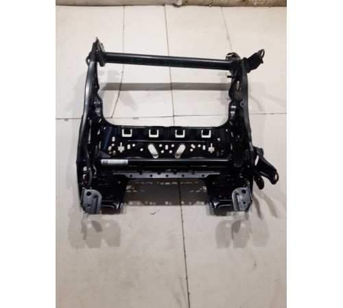 Каркас сиденья (передний, правый)