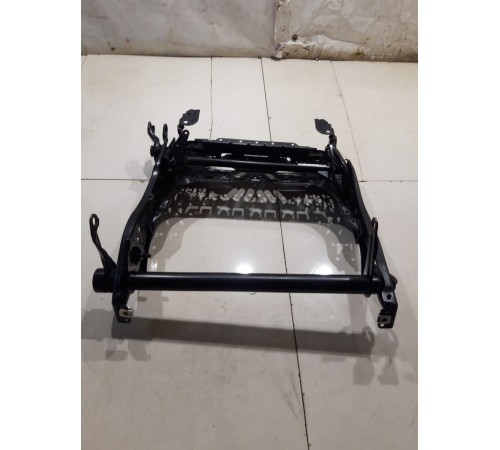 Каркас сиденья (передний, правый)