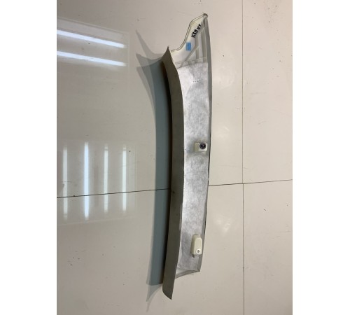 Обшивка стойки (левая передняя)