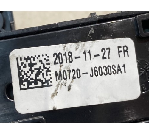 Блок кнопок памяти сидений (передний правый)