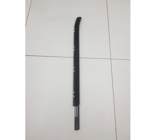 Молдинг стекла задний левый