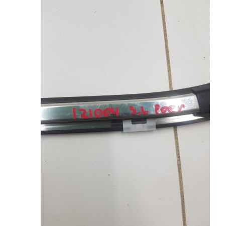 Молдинг стекла задний левый