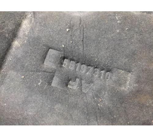 Пыльник моторного отсека(правый)