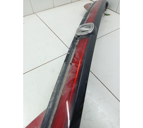 Фонарь двери крышки багажника центральный