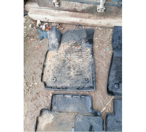 Комплект ковриков салона