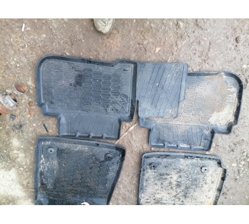 Комплект ковриков салона