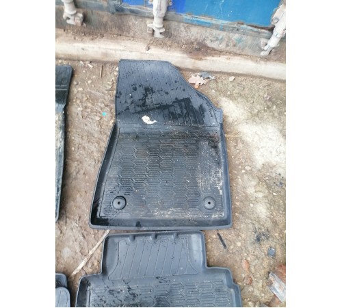 Комплект ковриков салона