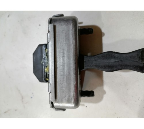 Ограничитель двери передний правый