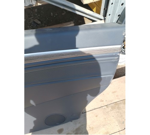 Обшивка двери задняя правая