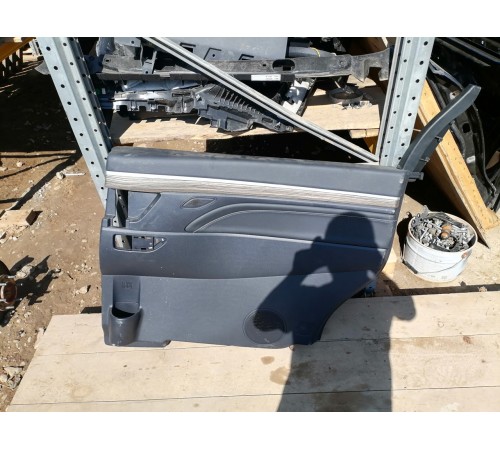 Обшивка двери задняя правая