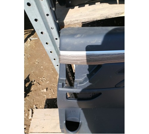 Обшивка двери задняя правая