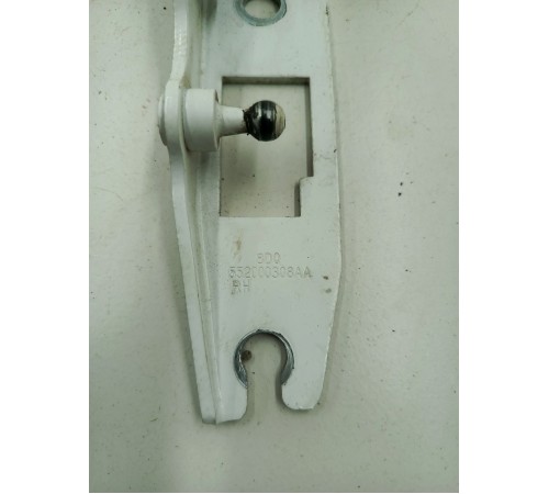 Петля крышки багажника правая