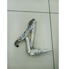 Петля крышки багажника правая